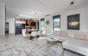 Gorgeous Home In Banjol