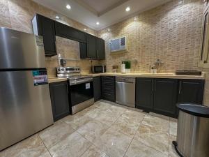 Spacious 3-Bedroom Retreat in Batha Quraish