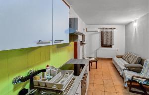 Pet Friendly Apartment In Njivice
