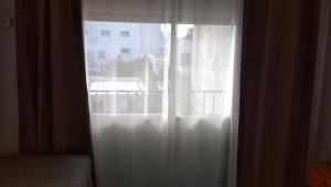 BNB LOLA - Habitacion con Baño privado en el pasillo y aire acondicionado