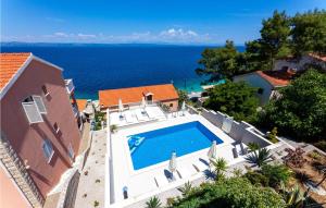 Two-Bedroom Apartment In Prigradica