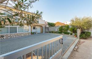 2 Bedroom Awesome Apartment In Nin