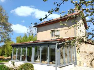 Maisons de vacances Maison charmante a Charron avec piscine partagee : photos des chambres