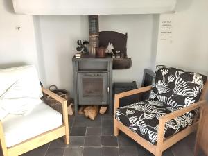 Maisons de vacances Maison charmante a Charron avec piscine partagee : photos des chambres