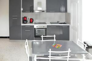 Appartement spacieux à Bessèges - Vue montagne et terrasse