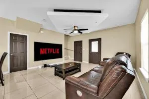 Relax & Enjoy In Our Spacious Townhome Getaway A - 雷诺萨