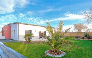 Lovely Home In Saint-Germain-Sur-Ay