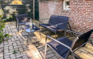 2 Bedroom Cozy Home In Noordscheschut