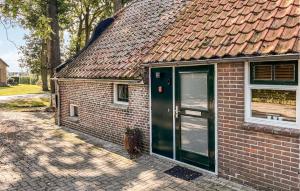 2 Bedroom Cozy Home In Noordscheschut