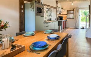 2 Bedroom Cozy Home In Noordscheschut