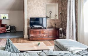 2 Bedroom Cozy Home In Noordscheschut