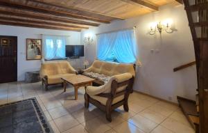 3 Bedroom Beautiful Home In Pogorzelica