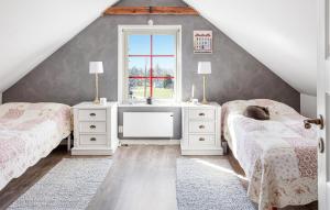 3 Bedroom Cozy Home In Tomelilla