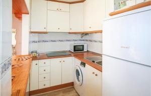 Nice Apartment In Los Arenales Del Sol