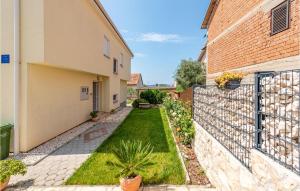 Lovely Apartment In Zadar With Wifi