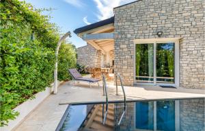 Beautiful Home In Fazana With Wifi