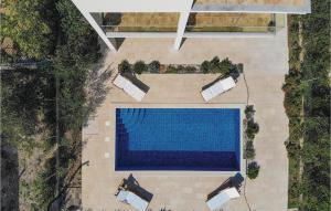 Five-Bedroom Holiday Home In Kastel Stafilic