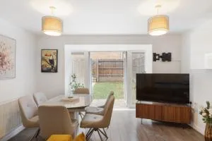 Luxurious 2 Bed near Dartford Station with study - Crayford