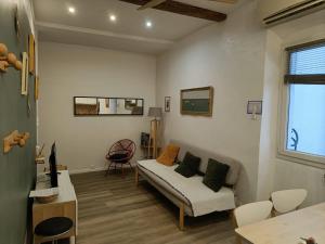 Appt 2 chambres au centre ville 4è