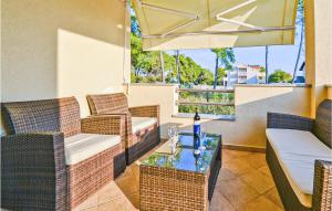 2 Bedroom Cozy Home In Bibinje