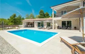 Awesome Home In Sveti Petar U Sumi - 斯维蒂皮塔乌苏米