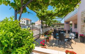 Amazing Apartment In Biograd Na Moru 