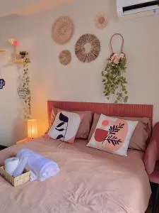 Check in and Chill - Gabi