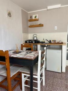 Depto interno semicéntrico en Tandil con amplio patio verde y parrilla!