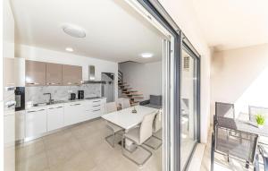 Lovely Apartment In Seget Donji