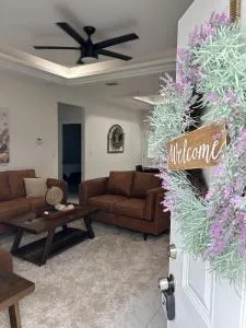 Carroll Estates 3 Bedroom Apartment Retreat - 法尔