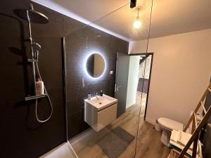 Modern renovated apartment #8 with 7pers mezzanine