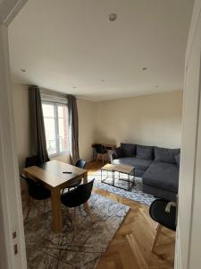 Très bel appartement à Paris et La Défense