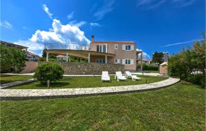 2 Bedroom Awesome Apartment In Ugljan