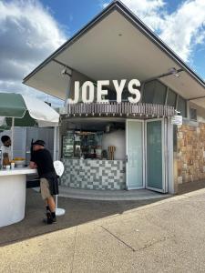 Mid Century Pad 1Bed 1Bath 1Car 10 mins to CBD