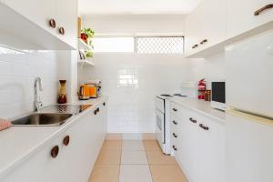 Mid Century Pad 1Bed 1Bath 1Car 10 mins to CBD