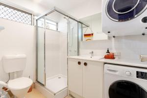 Mid Century Pad 1Bed 1Bath 1Car 10 mins to CBD