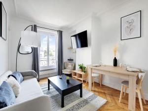 Very nice appt 1 BDR 2P- VOLTAIRE CHARONNE - 4-Sterne-Hotels in Paris
