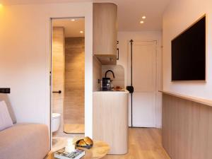 Refined studio with balcony - 2P - Saint Lazare