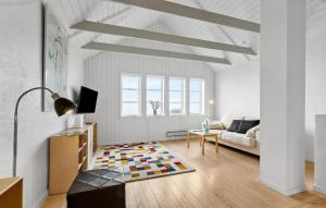 Awesome Home In Ebeltoft With Wifi