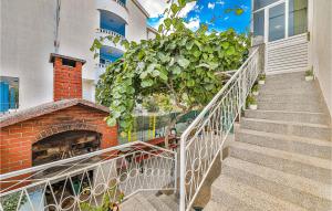 2 Bedroom Lovely Apartment In Trogir