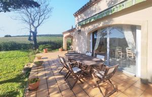 Pet Friendly Home In Cruzy