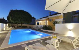 3 Bedroom Amazing Home In Podgradina