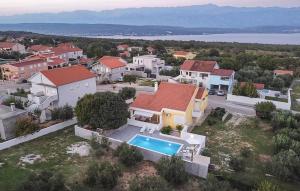 3 Bedroom Amazing Home In Podgradina