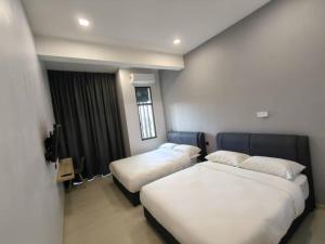 Room 2 U Hostel & Guest House