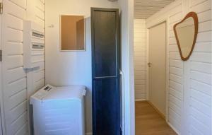 Stunning Home In Fårvang With Wifi