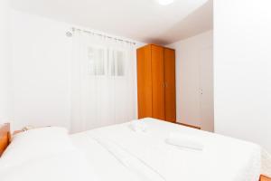 Family friendly house with a swimming pool Vela Luka, Korcula - 23698