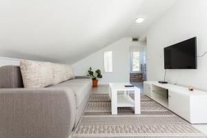 Family friendly house with a swimming pool Vela Luka, Korcula - 23698