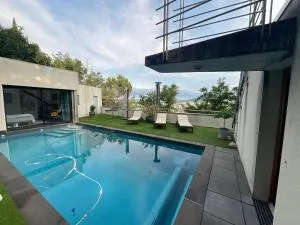 Havre de paix avec piscine et vue imprenable - Durtol