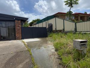 Comfy Logan - Shared bathrooms - Individual Room with a Queenbed- WiFi AC Netflix