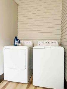 House of Color EVV Stylish Apartments - 4hvězdičkové hotely ve městě Evansville